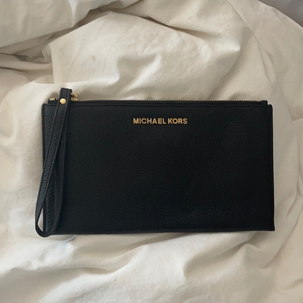 Michael Kors wristlet